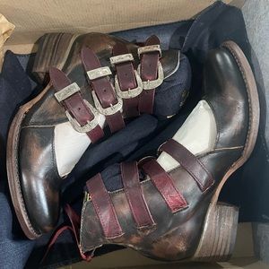 Freebird Scarlett Size 8 BNIB Black Multi